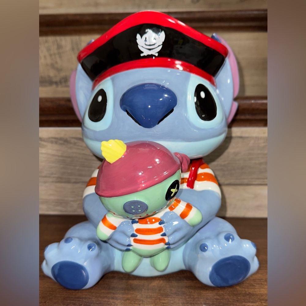 Cute 🥰 Disney’s Stitch Halloween Pirate 🏴‍☠️ Figural with Scrum Cookie 🍪 jar